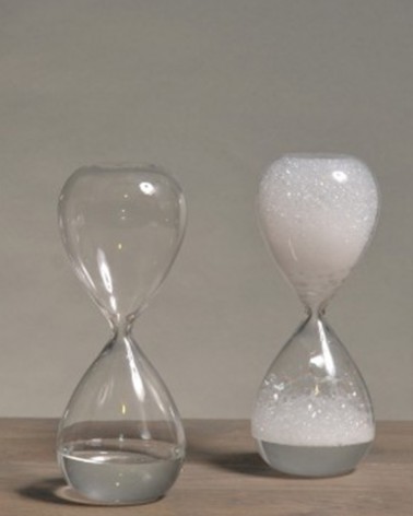 Hourglass soap bubbles