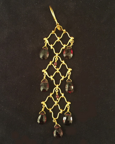 India - Garnet earing