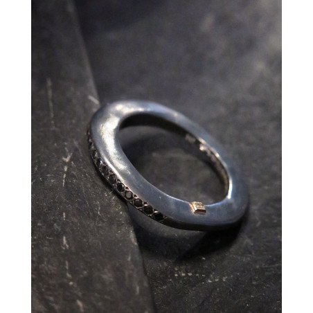 Rosa Maria - Hammered Rings with black Diamonds