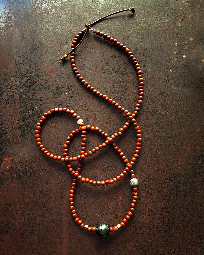 Catherine Michiels - Ebony necklace with 2 pearls Catherine Michiels - Ebony necklace with 2 pearls