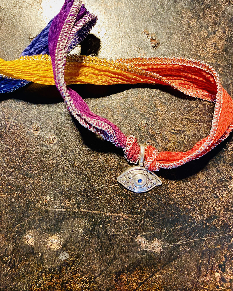 Catherine Michiels - Charm Amazing Eye Catherine Michiels - Charm Amazing Eye