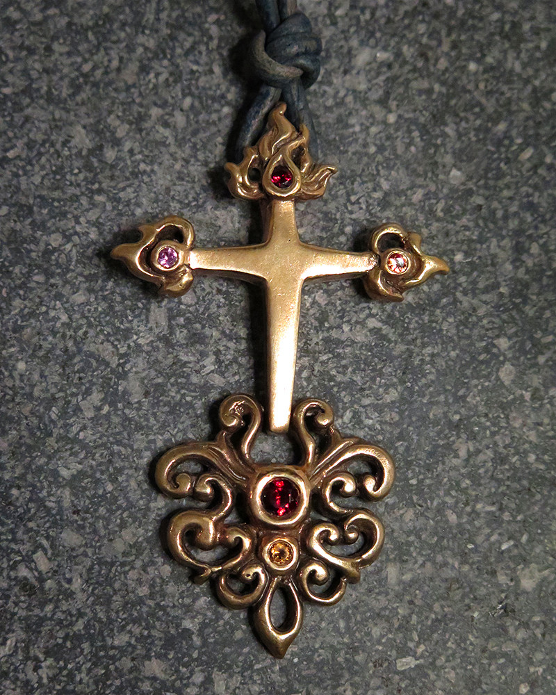 Catherine Michiels - Pendentif Croix Sacrée