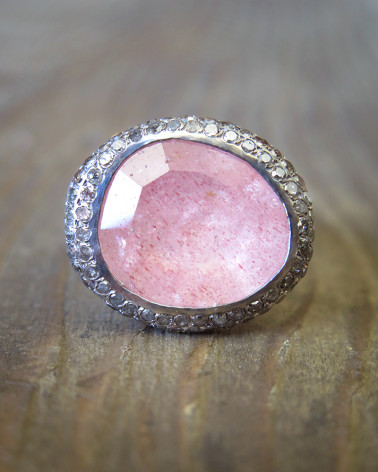 Rosa Maria - Strawberry Quartz Ring with Diamonds