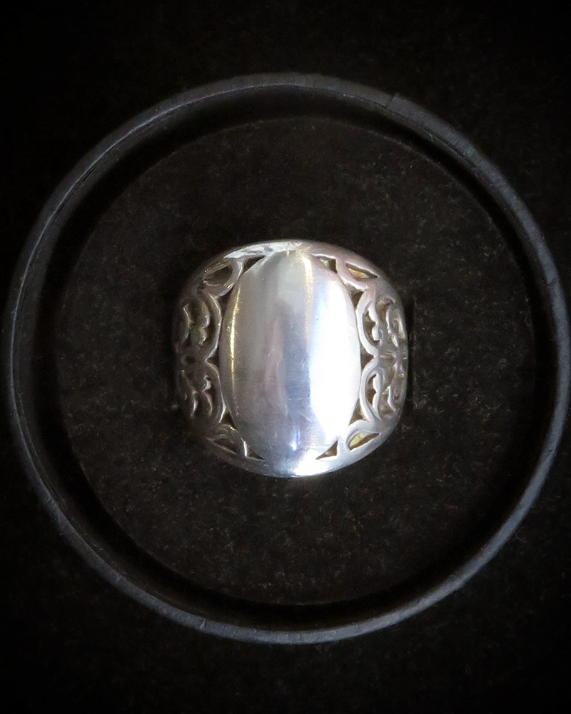 Catherine Michiels - Silver ring