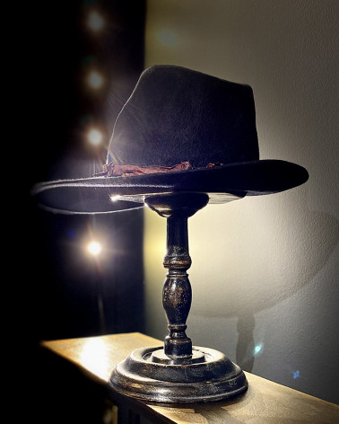 Move - Midnight blue cowboy hat, leather cord