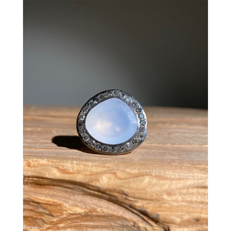 Matt cloudy quartz and diamond ring