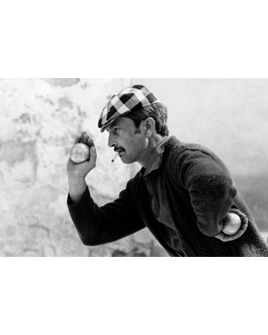 Hans Silvester - photographie argentique - joueur de boules avec une casquette