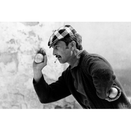 Hans Silvester - photographie argentique - joueur de boules avec une casquette
