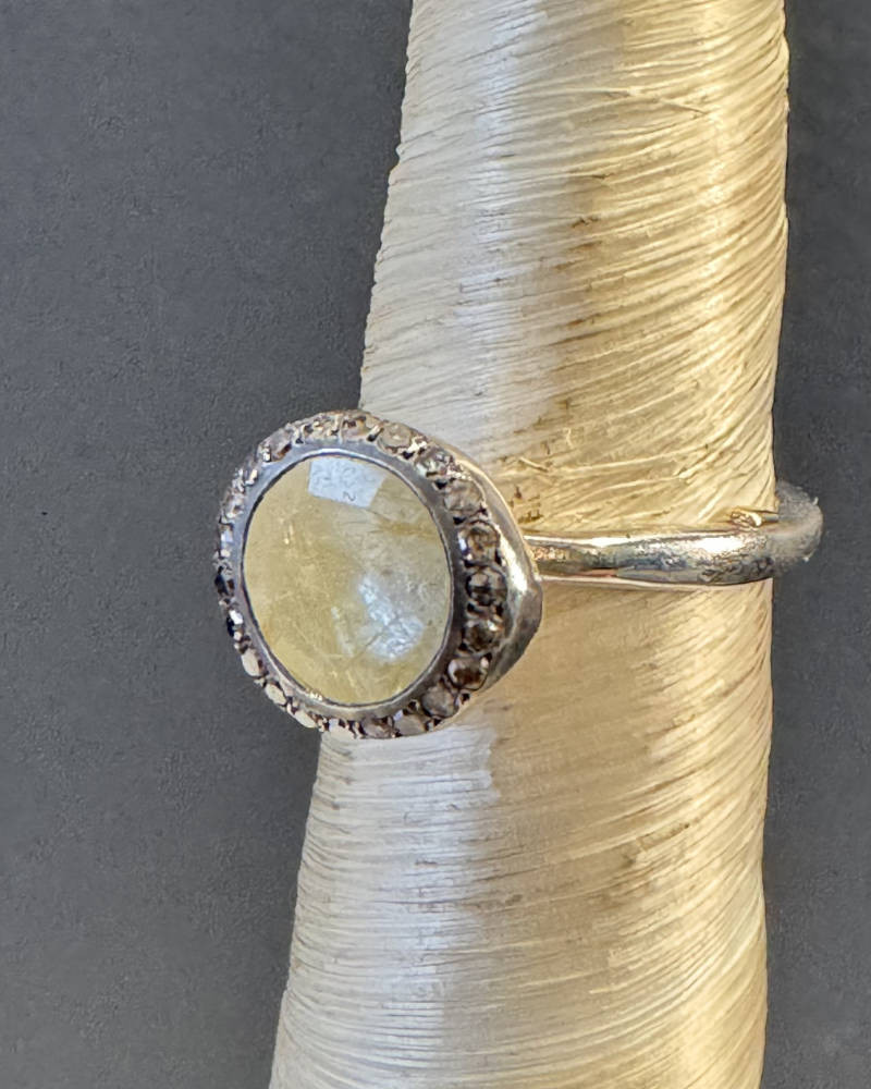 Rosa Maria - Diamonds and golden rutilated quartz