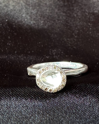 Rosa Maria - small diamonds-paved ring